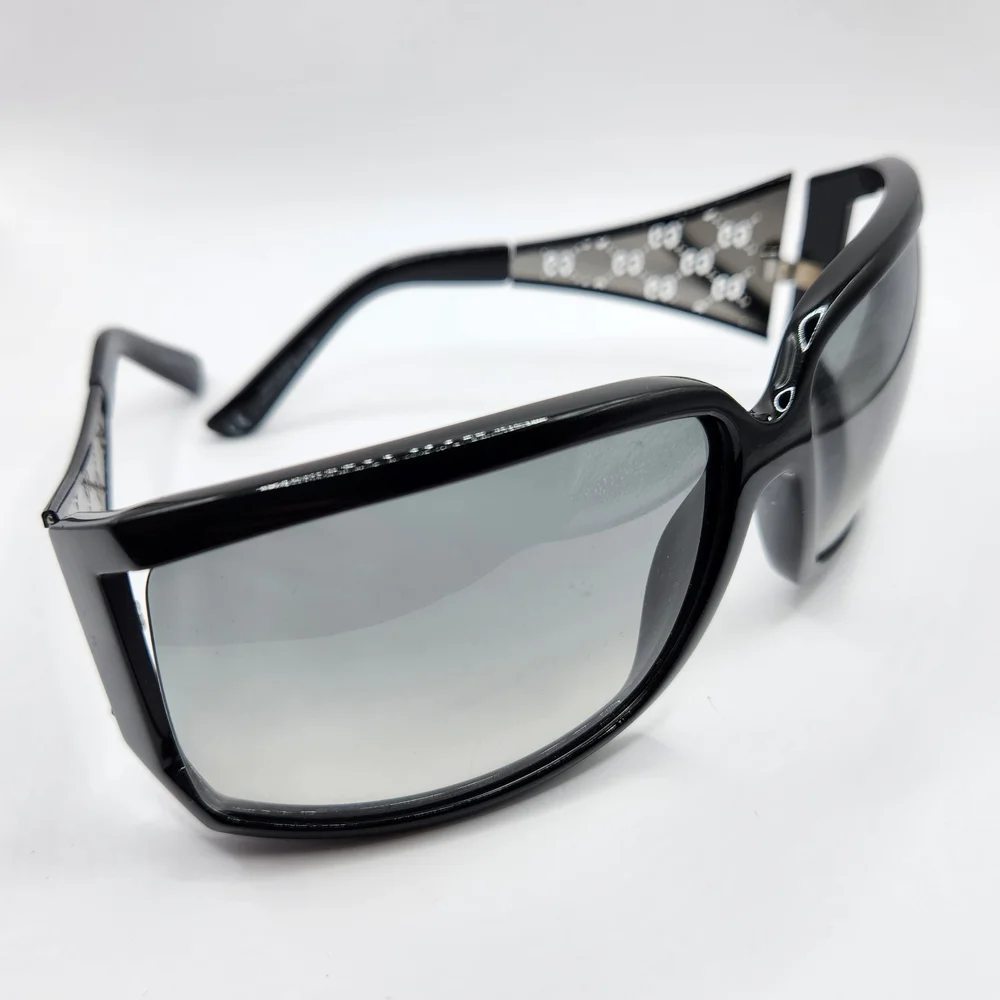 Gucci Women's Black Sunglasses - Picture 3 of 11